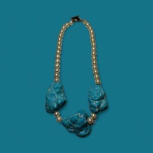 Elegant Turquoise and Pearl Necklace